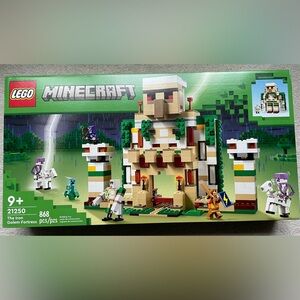 LEGO Minecraft The Iron Golem Fortress Building Set